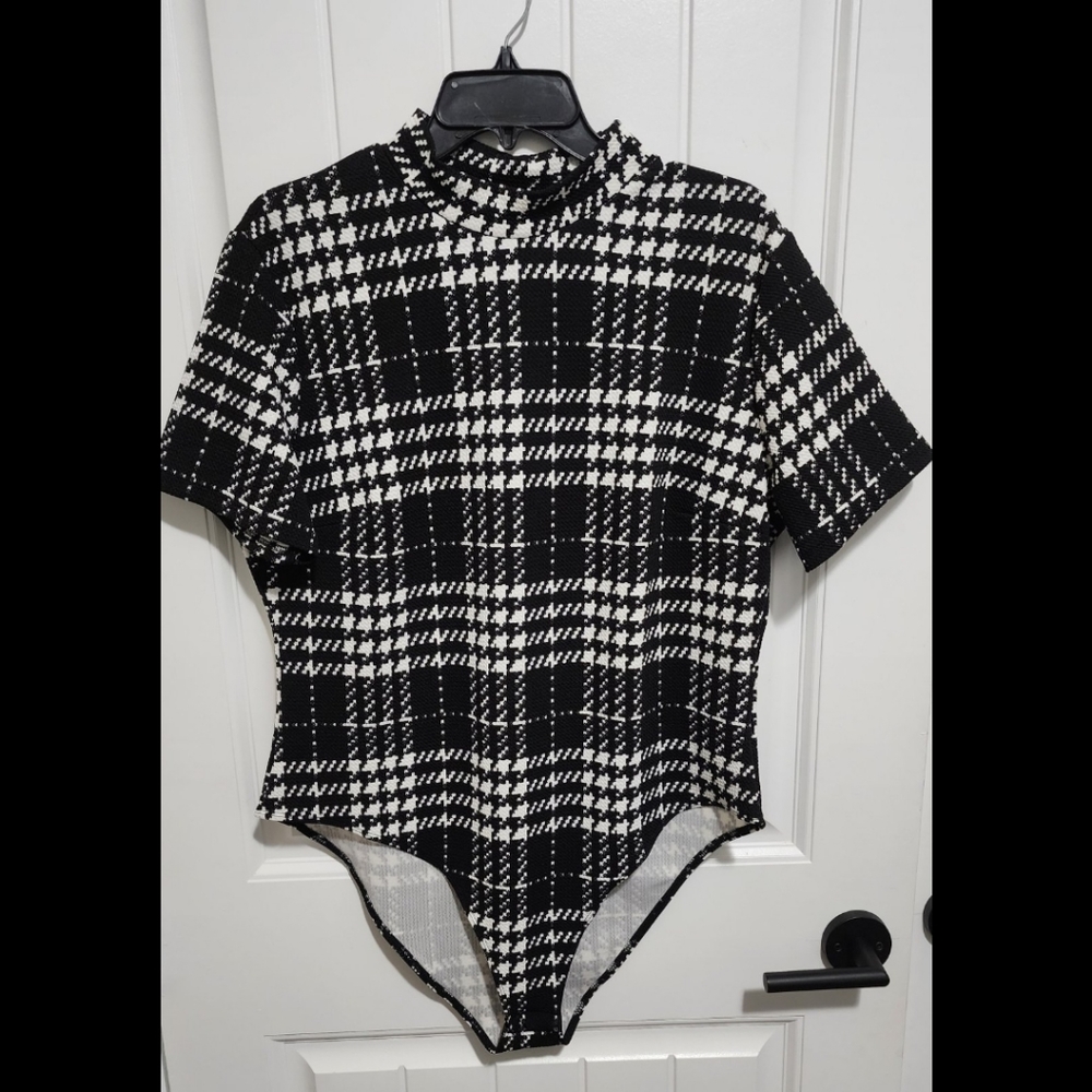 Shein houndstooth bodysuit 2x 2xl black white mock turtleneck short sleeve curve